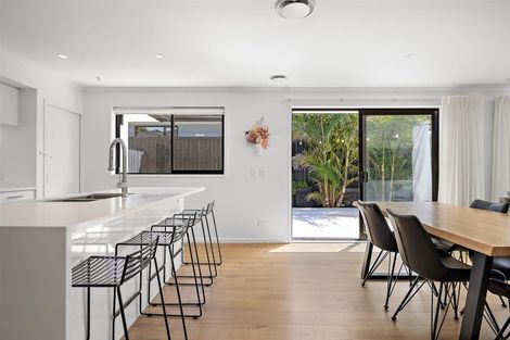 Photo of property in 25 Nobilo Road, Kumeu, 0810