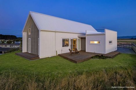 Photo of property in 2 Rangeview Rise, Foxton Beach, Foxton, 4815