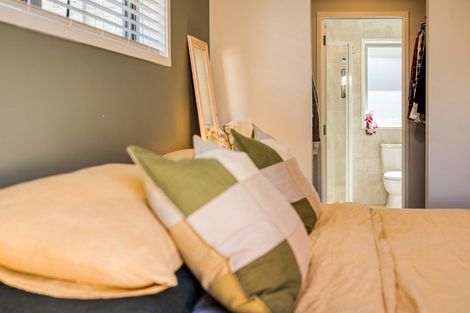 Photo of property in 5 Grenache Way, Kumeu, 0810