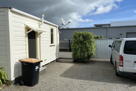 Photo of property in 11 Edgeware Road, Palmerston North, 4410