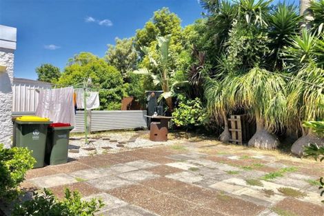 Photo of property in 2b Roys Road, Weymouth, Auckland, 2103