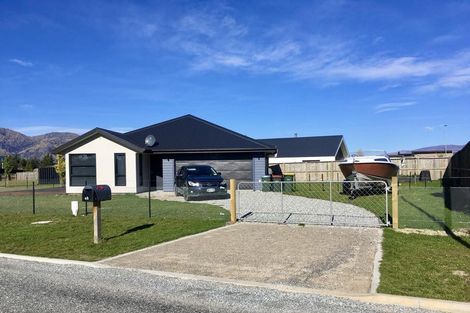 Photo of property in 13 Pennycook Place, Lake Hawea, 9382