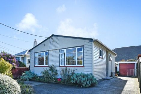 Photo of property in 7 Kowhai Avenue, Ebdentown, Upper Hutt, 5018