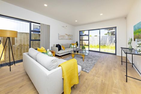 Photo of property in 9 Tapuwae Way, Mangere Bridge, Auckland, 2022