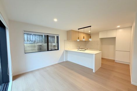 Photo of property in 14d Clairville Crescent, Wai O Taiki Bay, Auckland, 1072
