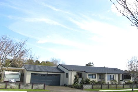 Photo of property in 15 Elder Grove, Whalers Gate, New Plymouth, 4310