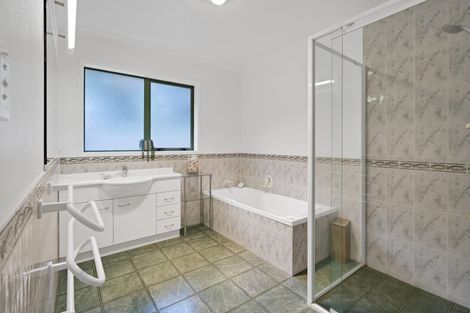 Photo of property in 9 Adam Lile Drive, Highlands Park, New Plymouth, 4312