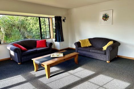 Photo of property in 11 Woodgate Court, Fitzherbert, Palmerston North, 4410