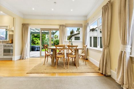 Photo of property in 38 Corson Avenue, Beckenham, Christchurch, 8023