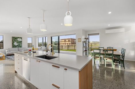 Photo of property in 4 Omahina Street, Raglan, 3225