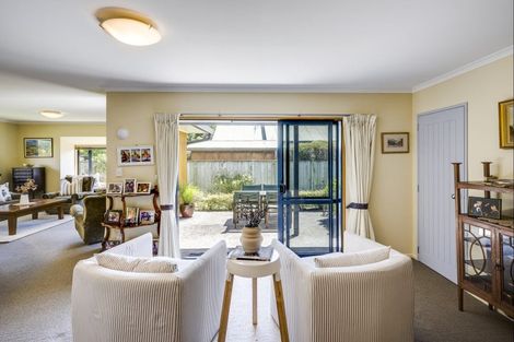 Photo of property in 9 Jervois Road, Jervoistown, Napier, 4112