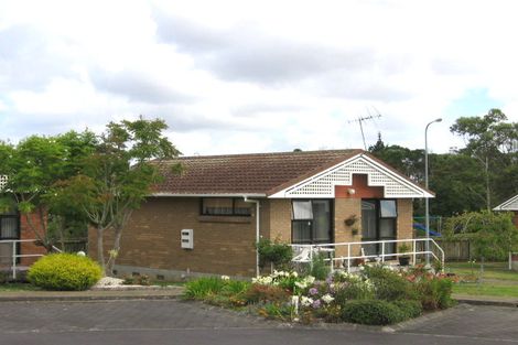 Photo of property in Shepherds Park Retirement Village, 10/2 John Bracken Way, Beach Haven, Auckland, 0626