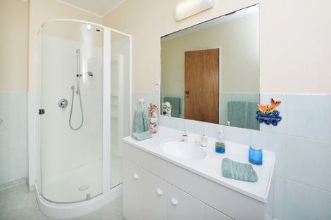 Photo of property in 3 Moera Place, Stanmore Bay, Whangaparaoa, 0932