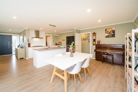 Photo of property in 19 George Street, Bulls, 4818