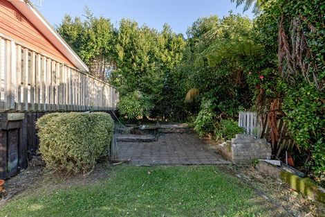 Photo of property in 16 Huia Street, Waikanae, 5036