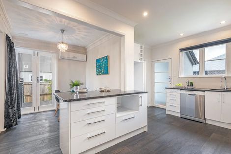 Photo of property in 28 Collingwood Street, Hokowhitu, Palmerston North, 4410