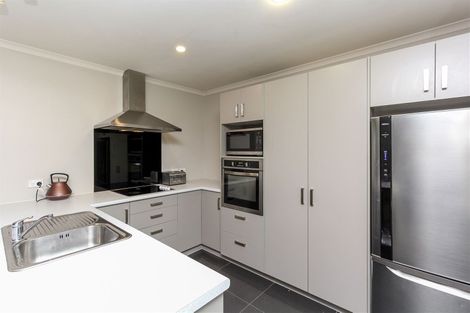 Photo of property in 396 Mangorei Road, Highlands Park, New Plymouth, 4312