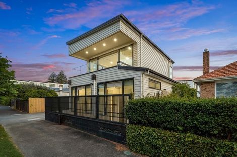 Photo of property in 36a Walker Road, Point Chevalier, Auckland, 1022