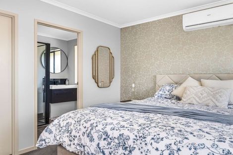 Photo of property in 12 Bella Villa Drive, Waiuku, 2123