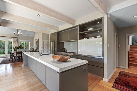 Photo of property in 247 Devonport Road, Tauranga, 3110