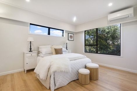 Photo of property in 43 Forrest Hill Road, Milford, Auckland, 0620