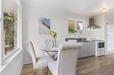 Photo of property in 11 Royal Arch Place, Rosehill, Papakura, 2113