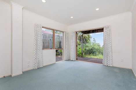 Photo of property in 17 Sea Vista Avenue, Beach Haven, Auckland, 0626