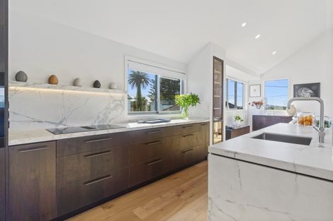 Photo of property in 2/43 Princes Street, Northcote Point, Auckland, 0627