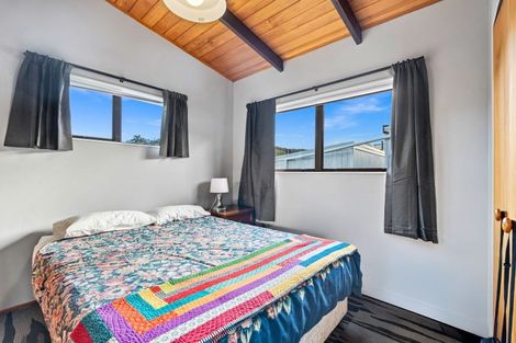 Photo of property in 4 Omutu Street, Oakura, Hikurangi, 0184