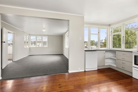 Photo of property in 124 Clarkin Road, Fairfield, Hamilton, 3214