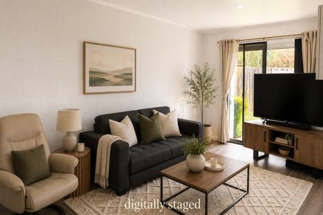 Photo of property in 10 Shaldon Crescent, Blagdon, New Plymouth, 4310