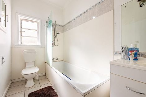 Photo of property in 137 Whites Line East, Waiwhetu, Lower Hutt, 5010