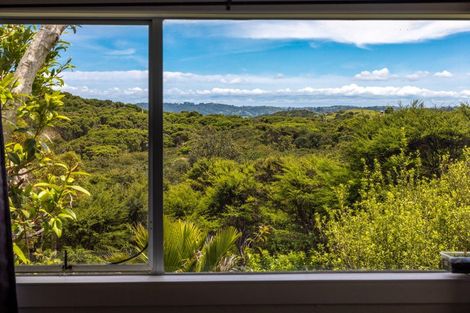 Photo of property in 1 Okoka Road, Omiha, Waiheke Island, 1081