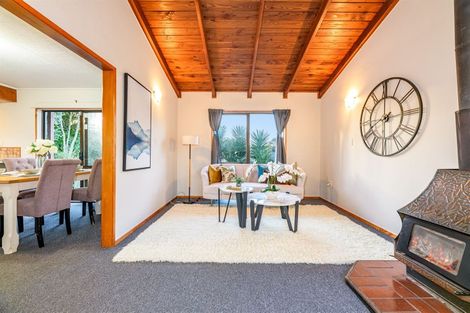 Photo of property in 5 Harrington Road, Henderson, Auckland, 0610