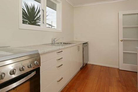 Photo of property in 13 Bedford Street, Te Atatu South, Auckland, 0610