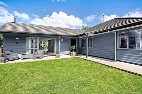 Photo of property in 7 Jomard Terrace, Northcross, Auckland, 0632