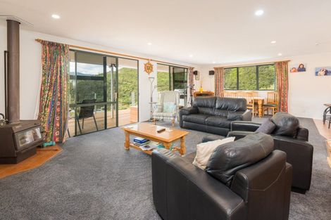 Photo of property in 3 Ruataniwha Place, Okiwi Bay, French Pass, 7193