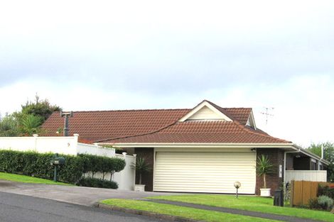Photo of property in 9 St Simon Place, Botany Downs, Auckland, 2010