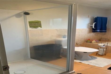 Photo of property in 24 Gendo Avenue, Henderson, Auckland, 0612