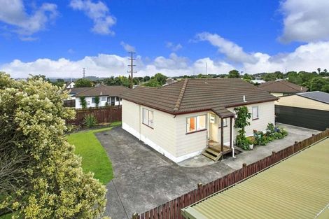 Photo of property in 37 Meadowood Drive, Unsworth Heights, Auckland, 0632