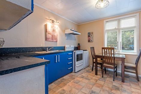 Photo of property in 4 Rosalie Terrace, Kelvin Grove, Palmerston North, 4414