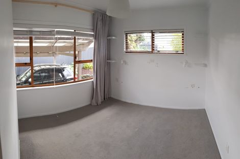Photo of property in 68 Paragon Avenue, Beach Haven, Auckland, 0626