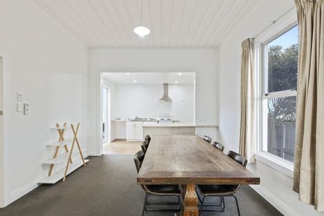 Photo of property in 210 Courtenay Street, New Plymouth, 4312
