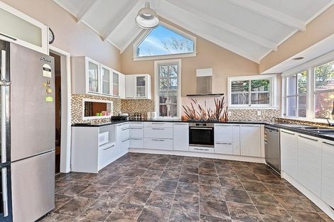 Photo of property in 16 Powell Crescent, Ilam, Christchurch, 8041