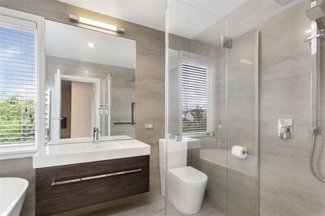 Photo of property in 26 Grahams Road, Ilam, Christchurch, 8041