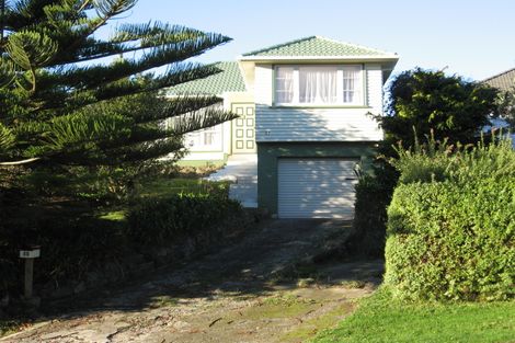 Photo of property in 23 Lyndfield Lane, Newlands, Wellington, 6037