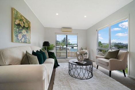 Photo of property in 2/69 Luanda Drive, Ranui, Auckland, 0612