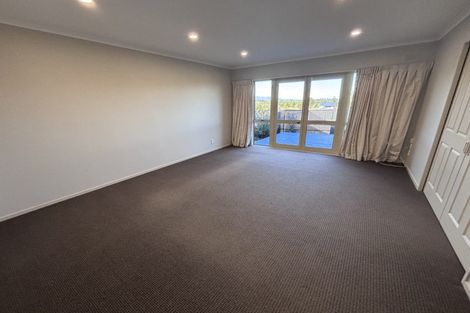 Photo of property in 6 Kea Place, Fitzherbert, Palmerston North, 4410