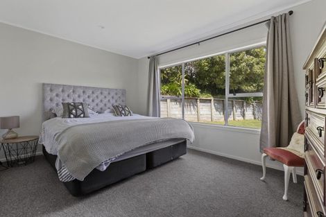 Photo of property in 1 Ross Place, Blagdon, New Plymouth, 4310