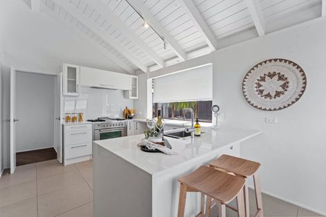 Photo of property in 1/14 Marama Street, Castor Bay, Auckland, 0620